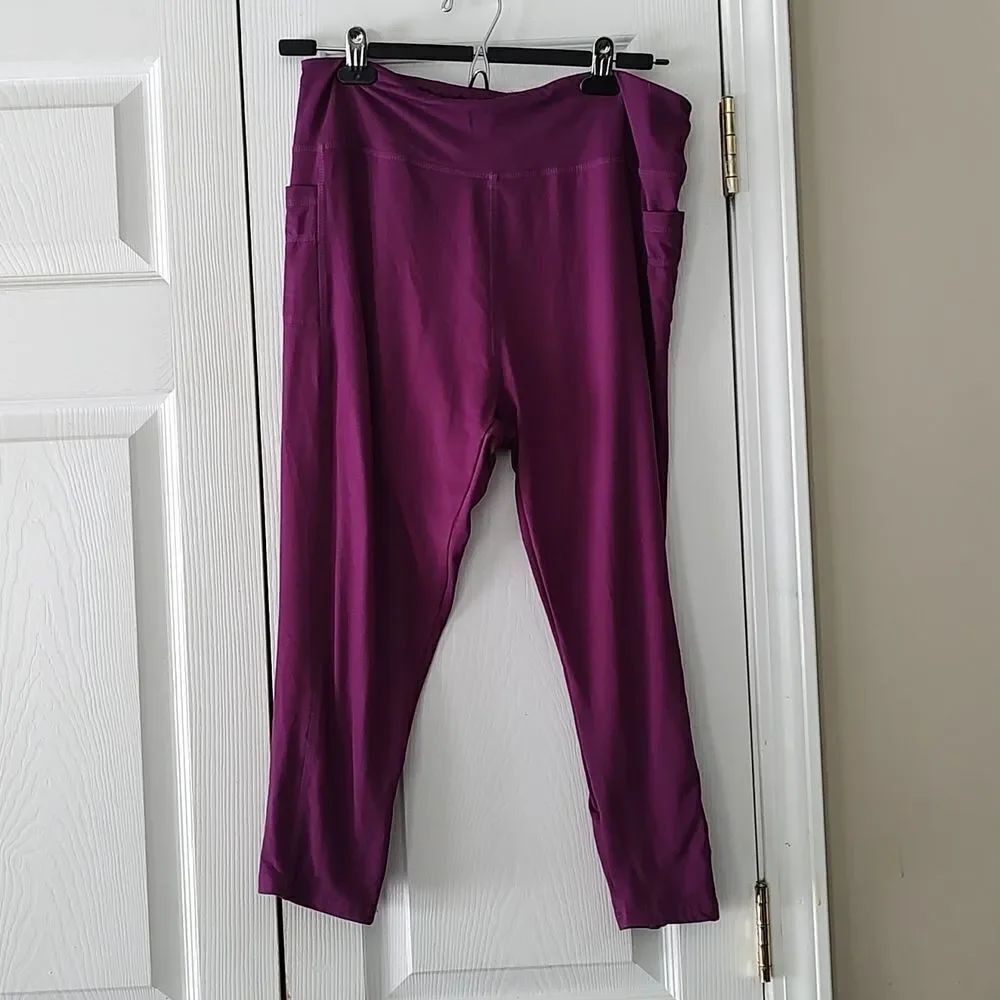 Starting Point eggplant purple capri leggings  with side pockets  Sz XL NWOT
